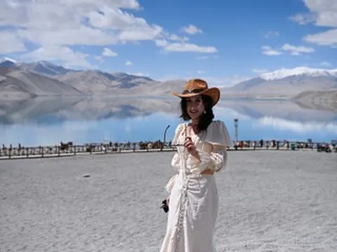 Hồ nước xanh như ngọc gây sốt mạng, khách Việt từng trải nghiệm nói gì?