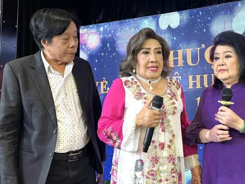 NS Phượng Liên hát lại "Nửa đời hương phấn" trong nỗi nhớ sân khấu không nguôi