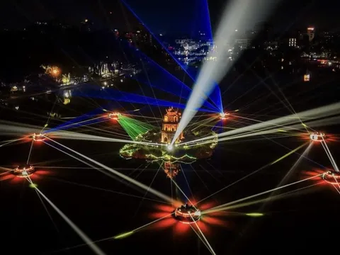 Chiếu sáng nghệ thuật tại Hồ Gươm từ nay đến hết Tết Dương lịch