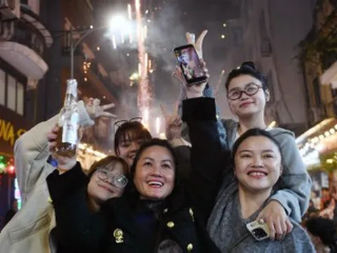 Hà Nội đón lượng khách 'đông chưa từng thấy' dịp tết Dương lịch 2026