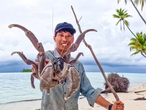 Khách Việt sống hoang dã trên đảo 'bí ẩn', mỗi ngày ăn tôm hùm, cá hiếm