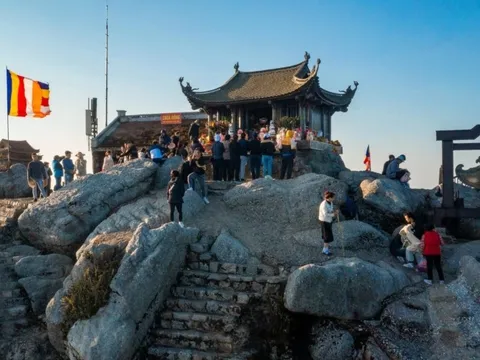 Đề xuất dừng thu phí tham quan Yên Tử trong 3 năm