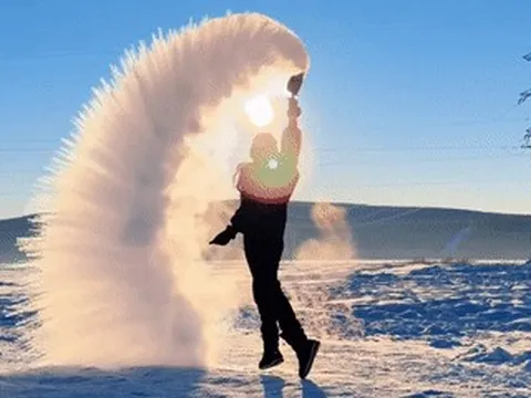 Nữ du khách Việt đi 17 tiếng đến ngôi làng siêu khắc nghiệt, ít người ghé thăm