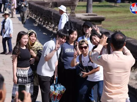 Campuchia níu kéo du khách