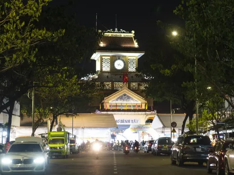 Phố đêm Chợ Lớn đìu hiu