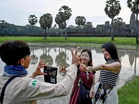 Campuchia gây bất an, Angkor Wat vẫn là tượng đài du lịch
