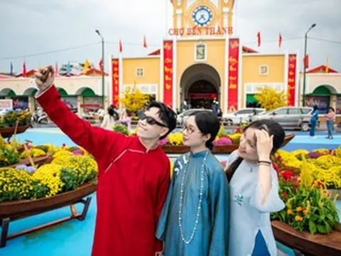 Chợ Bến Thành 'kiểu mới' mở cửa, người TPHCM háo hức check-in