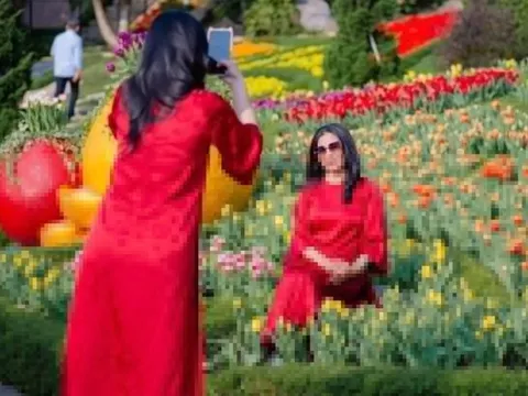 Đông kín người đổ về núi Bà Đen