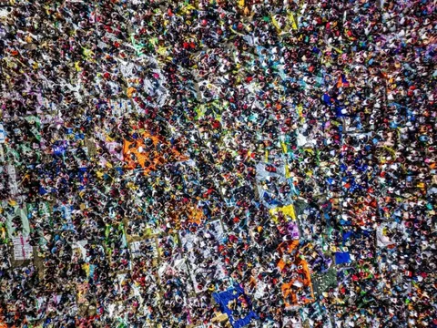 Nhiếp ảnh gia kể phút chứng kiến cảnh ngoạn mục dưới chân núi Bà Đen