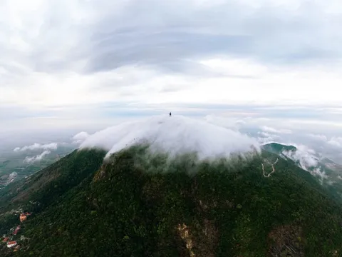 Du khách lại ngã trên núi Bà Đen