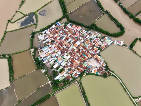 Hòn đảo hình cánh diều, chỉ có 1 lối vào ở Khánh Hòa