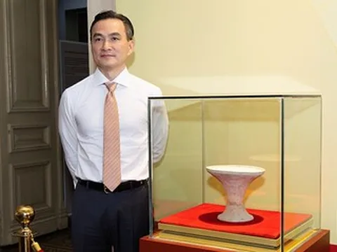 Nam diễn viên nổi tiếng sở hữu Bảo vật quốc gia 4000 năm là ai?