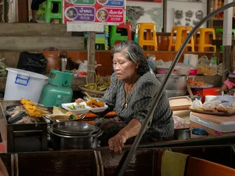 Đồ ăn đường phố Thái Lan tăng giá vì áp lực xăng dầu