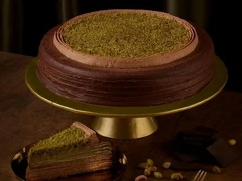 Loại bánh đang gây sốt khiến nhiều người chui cửa, chạy đua xếp hàng dài