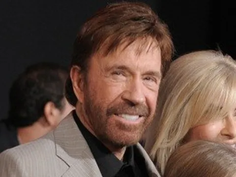 Ngôi sao võ thuật Chuck Norris - từng "đối đầu" Lý Tiểu Long - qua đời