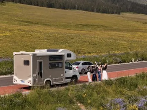 Khách Việt chi 70 triệu thuê 'nhà di động', du lịch Trung Quốc suốt 1 tháng