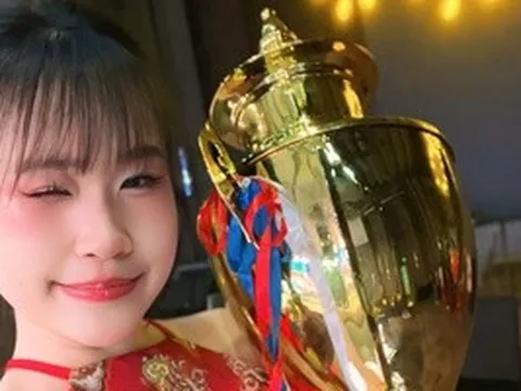 Đàm Thủy Tiên giành cúp vàng tại Liên hoan Nghệ thuật quốc tế châu Á - Thái Bình Dương