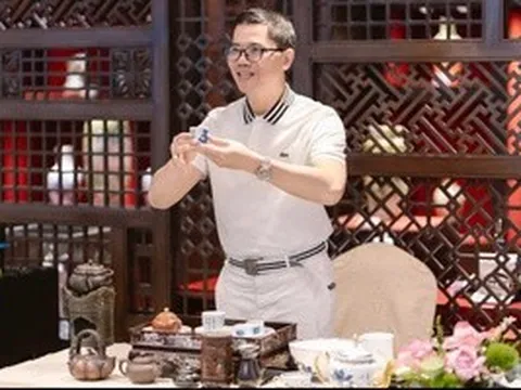 Tỉ phú, hoàng tử và chén trà vô ngã