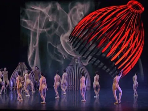 Từ nơm, chiếu đến ballet: 'Dó' và cuộc đảo chiều thẩm mỹ đầy táo bạo