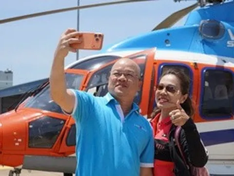 VIDEO: Du khách lần đầu tiên check-in trên tour du lịch bằng trực thăng ở TPHCM