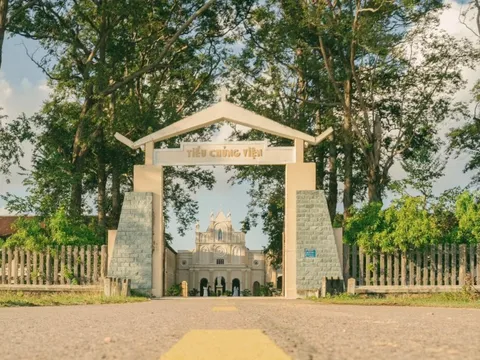 Tiểu chủng viện Bình Định 'gây sốt' trong phim 'Hẹn em ngày nhật thực'