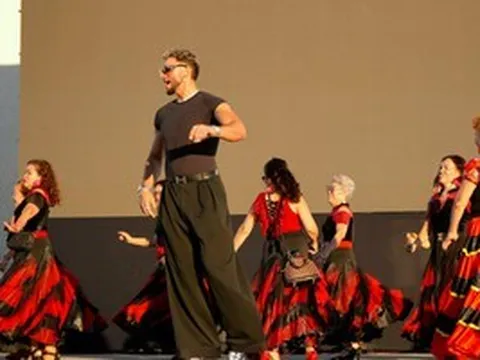 Hơn 500 người học múa miễn phí Line Dance tại Vũng Tàu