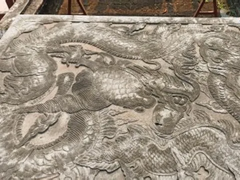 Bí ẩn bàn tay người trên hình rồng điêu khắc là bảo vật quốc gia