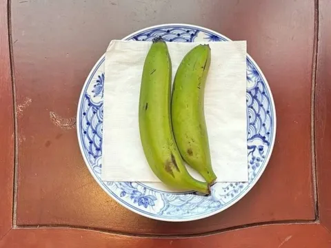 Khách sạn Huế mời khách 2 quả chuối xanh