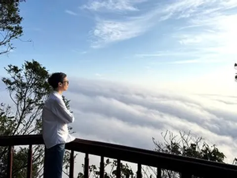 Địa điểm cách Hà Nội 60km có thể săn mây cả ngày, khách đến 4 lần chưa chán