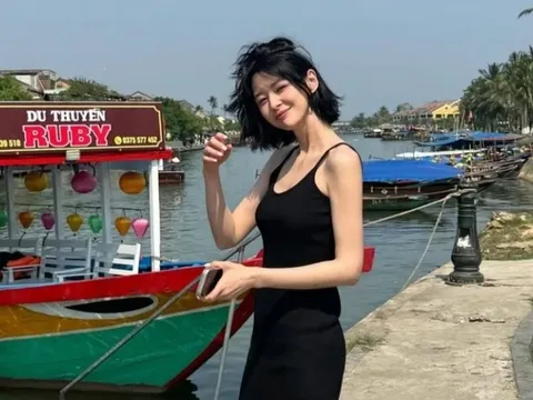 Nữ diễn viên Itaewon Class đội nón lá, check-in khắp Hội An