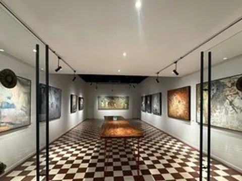 Bùi Văn Tuất và bước chuyển lặng với "Giữa những lần thở"