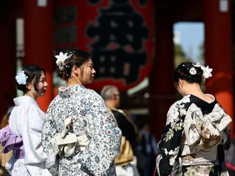 Du lịch Nhật Bản 'thấm đòn' vì động đất 7,7 độ gây cảnh báo sóng thần