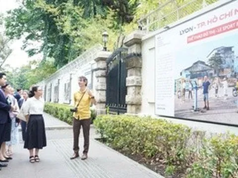 Triển lãm ảnh "Lyon - TPHCM": Đối thoại văn hóa giữa hai đô thị sông nước