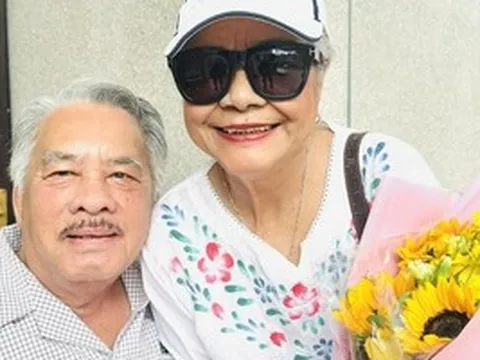 Sinh nhật ấm áp của nghệ sĩ Tú Trinh tại Khu dưỡng lão Thị Nghè