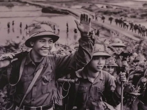 Bản hùng ca thống nhất của dân tộc Việt Nam qua ảnh