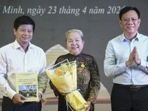 Ký ức Côn Đảo trong không gian tủ sách cộng đồng