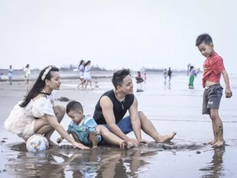 Cảnh khác lạ ở biển Thịnh Long, Ninh Bình những ngày đầu hè