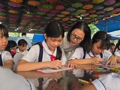 "Mở sách - Mở tương lai" đến học sinh tiểu học TPHCM