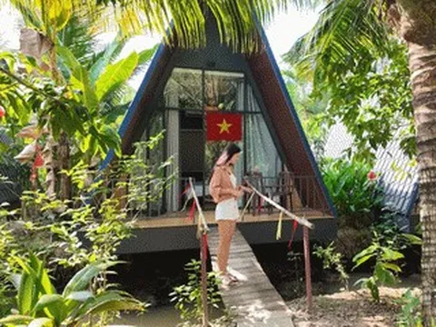 Khách Tây bất ngờ với khu nghỉ 550 nghìn/đêm ở miền Tây, ăn món xèo xèo giòn rụm