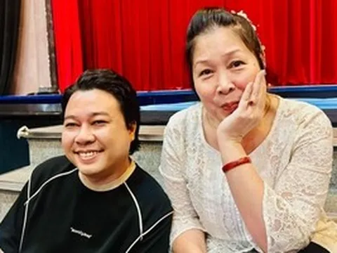 NSND Hồng Vân nói về vở "Chuyện làng Phrakhanong" và khát vọng giữ lửa sân khấu trẻ