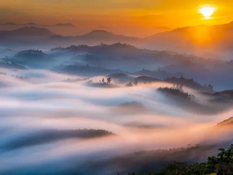 Đồi bát úp gây sửng sốt ở Lâm Đồng