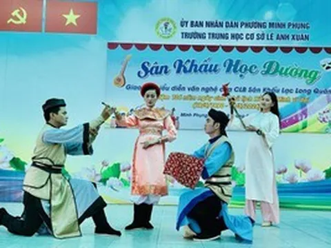 NSƯT Hạnh Thúy lan tỏa tình yêu sân khấu học đường
