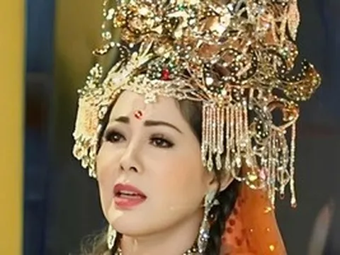 Nghệ sĩ Phượng Nga mang vở "Ánh đạo vàng" đi qua những mùa Phật đản