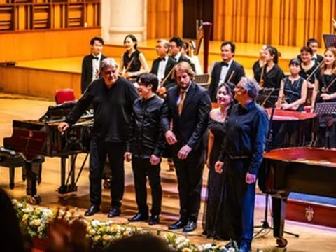 PGS là con trai nhạc sĩ Huy Du thăng hoa trong tiết mục dành cho 4 piano