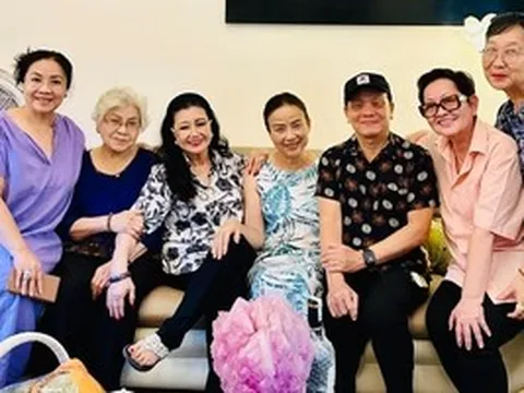 Kỳ nữ Kim Cương hội ngộ với bạn nghề, gom nhặt ký ức sàn diễn
