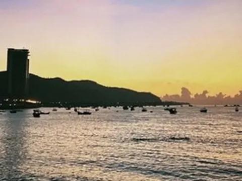 TÙY BÚT: Kỷ niệm ngày hạ