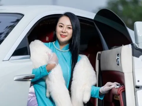 Nhà thiết kế 9X người Tày mang áo dài di sản Việt đến đến Mỹ
