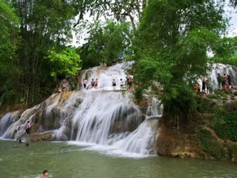Tạm dừng hoạt động du lịch tại thác nước nổi tiếng ở Phú Thọ