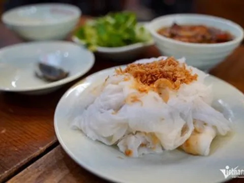 3 quán bánh cuốn gia truyền Hà Nội được Michelin khen ngợi có gì khác nhau?
