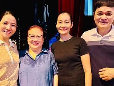 Đạo diễn Minh Nguyệt khởi công vở kịch "Áo xưa dù nhàu", quy tụ nhiều nghệ sĩ nổi tiếng